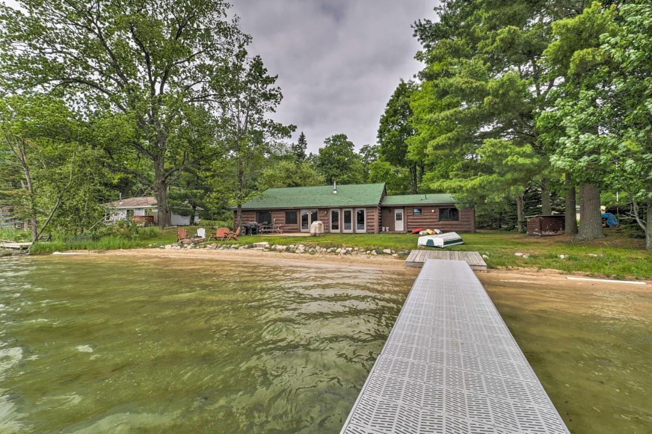 13 Mi To Downtown Quiet Lakefront Cottage ทราเวิร์สซิตี้ ภายนอก รูปภาพ